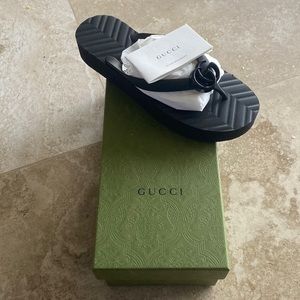 Gucci Flip Flops size 9